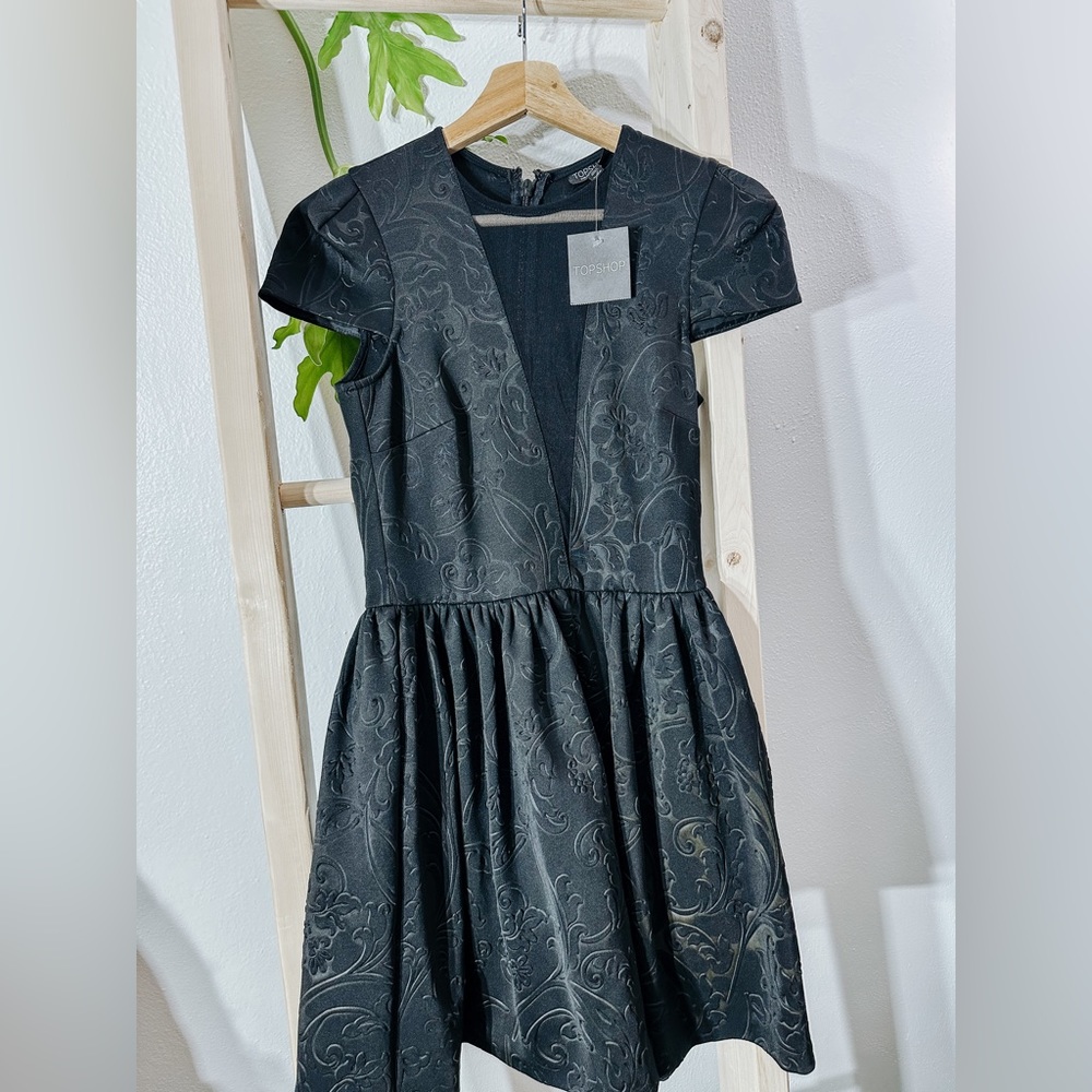 TOPSHOP NEW WITH TAGS BLACK DRESS